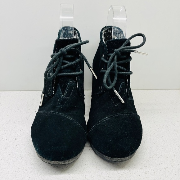Toms Desert Wedge Bootie Ankle Black Suede Leather Lace Up Boots Shoes Sz  6 W - Picture 3 of 15